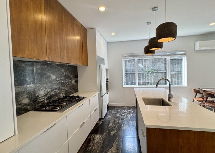  at 31a Wairau Rd, Forrest Hill, North Shore City, Auckland