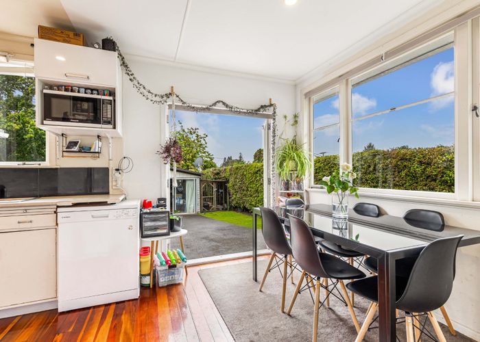  at 27 Harrington Road, Henderson, Auckland