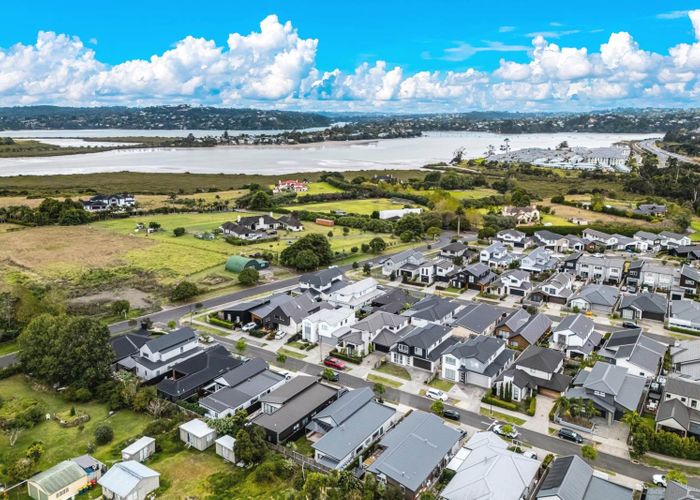  at 8 Makete Crescent, Hobsonville, Waitakere City, Auckland