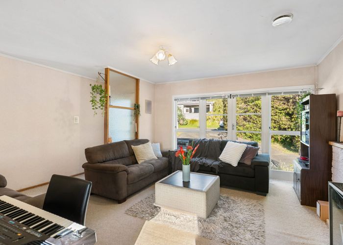  at 6 Madison Place, Forrest Hill, North Shore City, Auckland