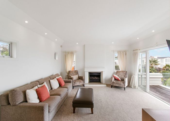  at 2/1 Te Akau Crescent, Bucklands Beach, Manukau City, Auckland