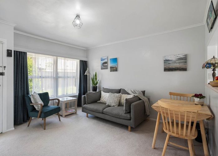  at 2/10 Liston Street, Northcote, North Shore City, Auckland