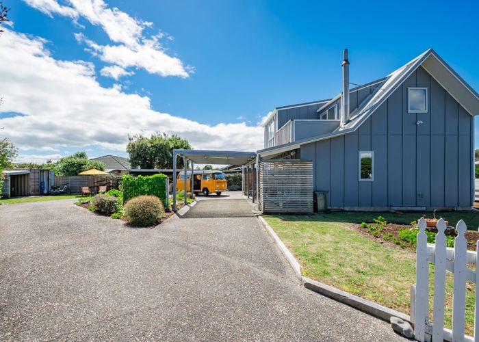  at 14 Goldie Place, Waikanae Beach, Kapiti Coast, Wellington