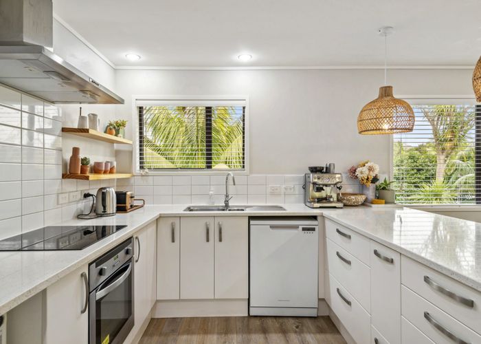  at 21 Stott Avenue, Birkdale, Auckland