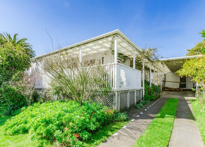 Free property data for 35 Dale Road, Raumati South, Paraparaumu homes