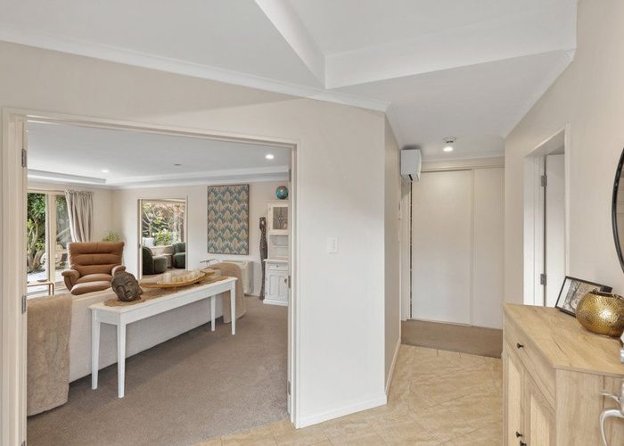  at 32 Eaglesome Avenue, Aidanfield, Christchurch City, Canterbury