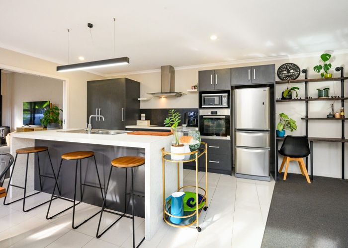  at 18 Galea Grove, Kelvin Grove, Palmerston North, Manawatu / Whanganui