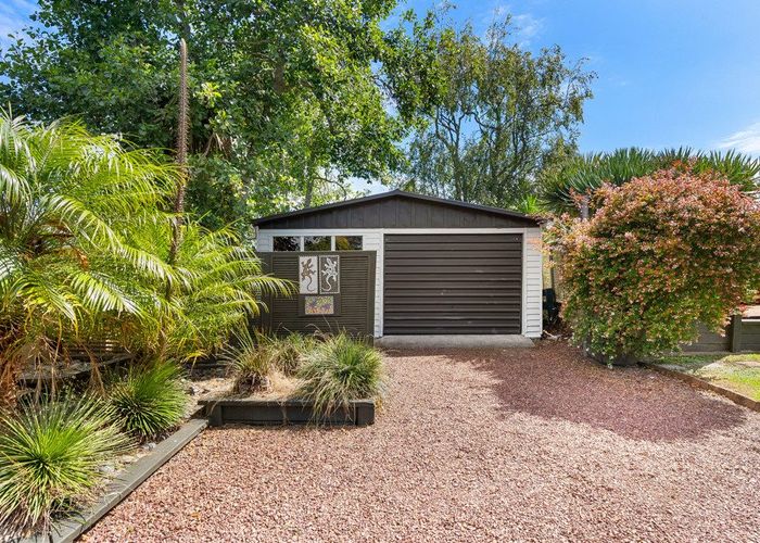  at 30 Vina Place, Massey, Auckland