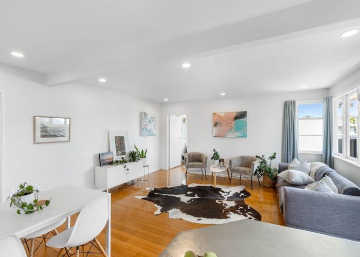  at 52 Anderson Avenue, Point England, Auckland City, Auckland