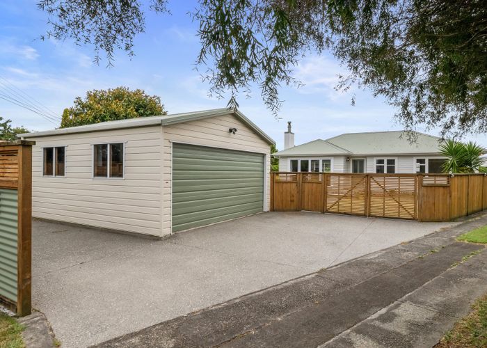  at 82 Alexander Road, Raumati Beach, Paraparaumu