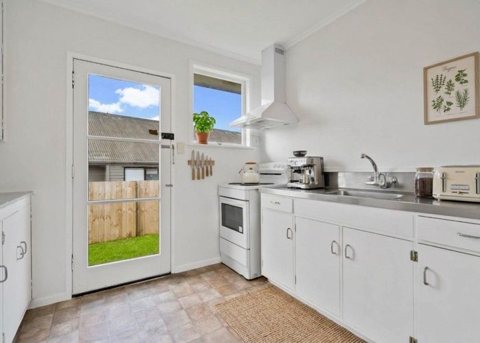  at 1/458 West Coast Road, Glen Eden, Waitakere City, Auckland
