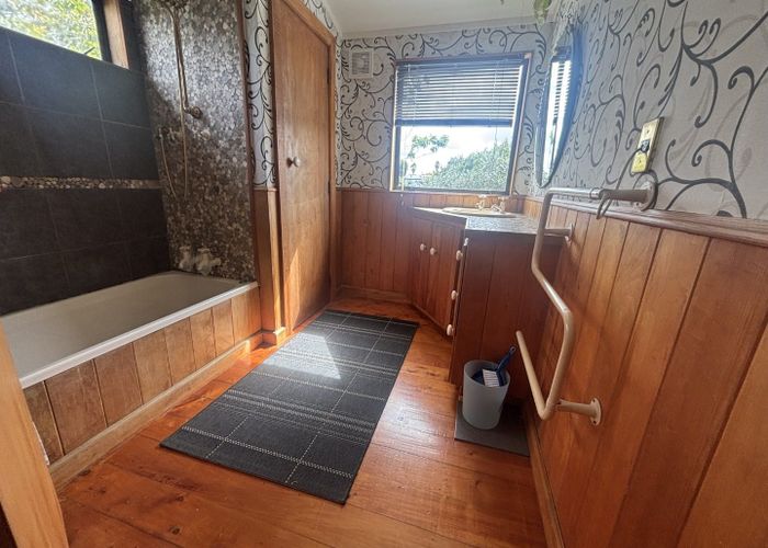  at 2/1 Gloria Ave , Te Atatu Peninsula, Waitakere City, Auckland