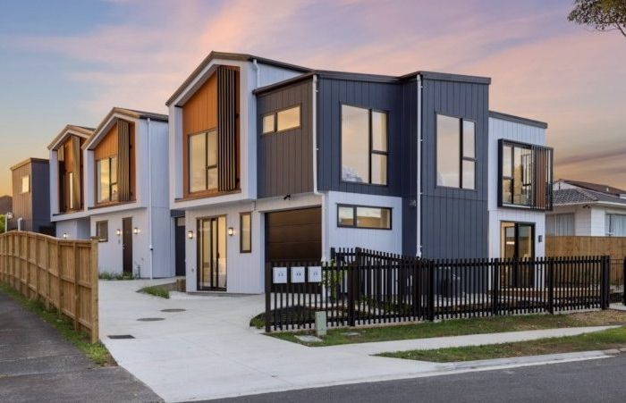  at 9 Liam Place, Half Moon Bay, Auckland