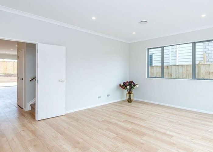  at 21 Eastfield Avenue, Flat Bush, Manukau City, Auckland