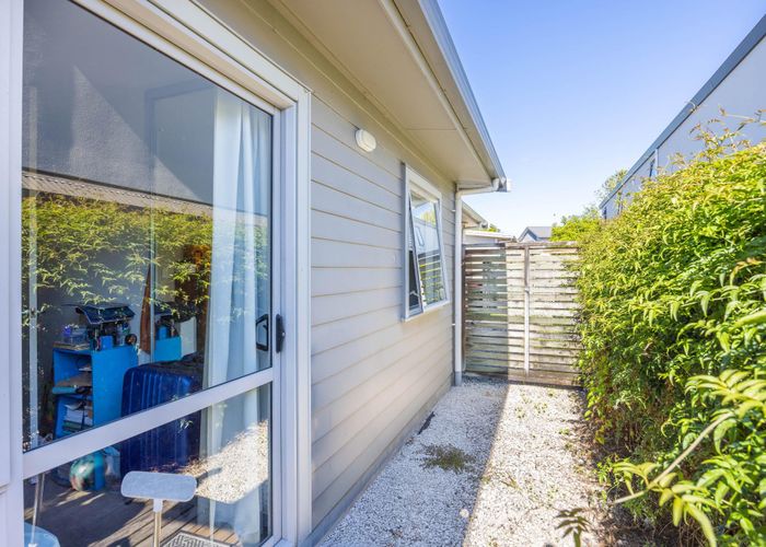 at 37D Jones Crescent, Melville, Hamilton, Waikato