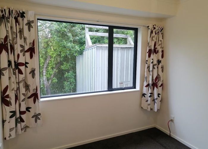  at 5A Kemp Road, Massey, Waitakere City, Auckland
