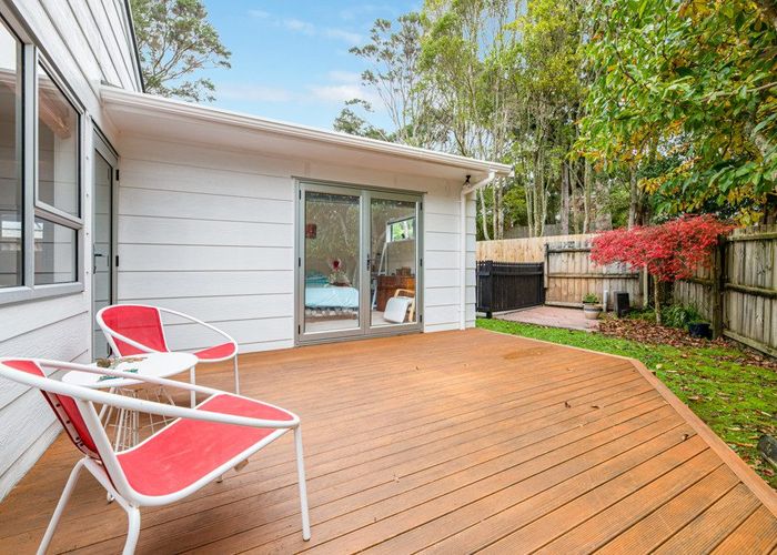  at 1/22 Wirihana Road, Titirangi, Auckland