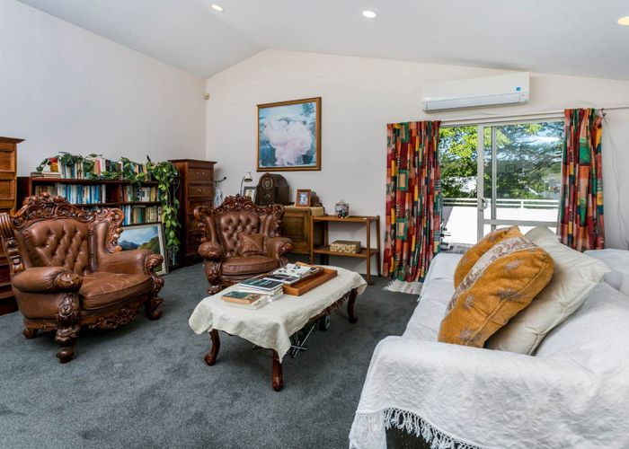  at 2/12 Shanaway Rise, Hillcrest, North Shore City, Auckland