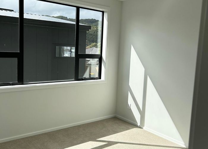  at 2/27 Main Road, Wainuiomata, Lower Hutt, Wellington