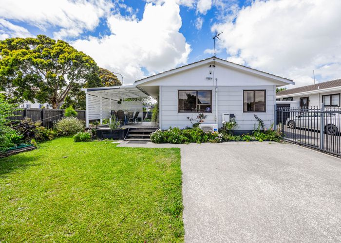  at 1/2 Burundi Avenue, Clendon Park, Manukau City, Auckland