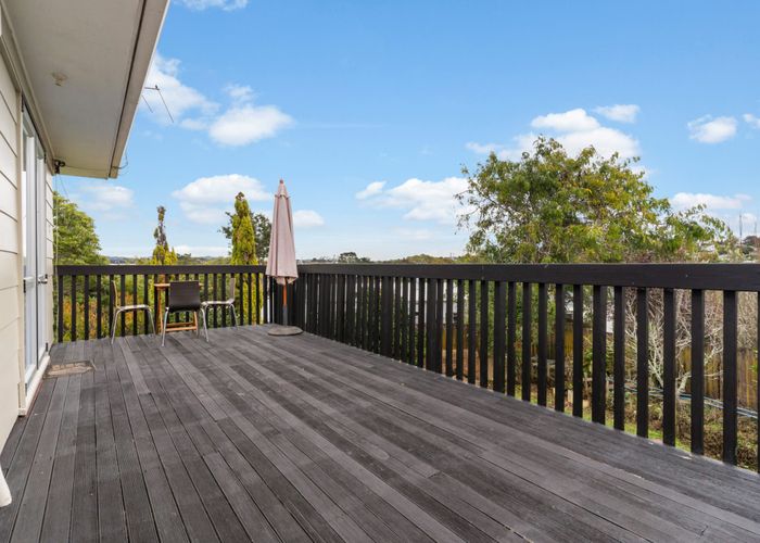 at 6 Hueglow Rise, West Harbour, Auckland