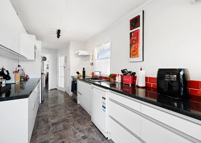  at 6 Lindsay Crescent, Nawton, Hamilton