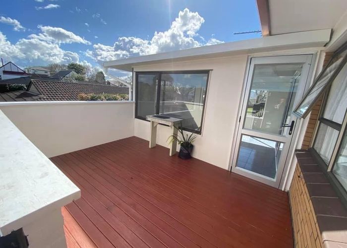  at 2/53 Butley Drive, Farm Cove, Auckland