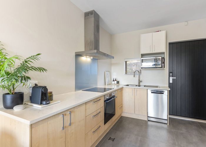  at 5/37 Ambler Avenue, Glen Eden, Waitakere City, Auckland