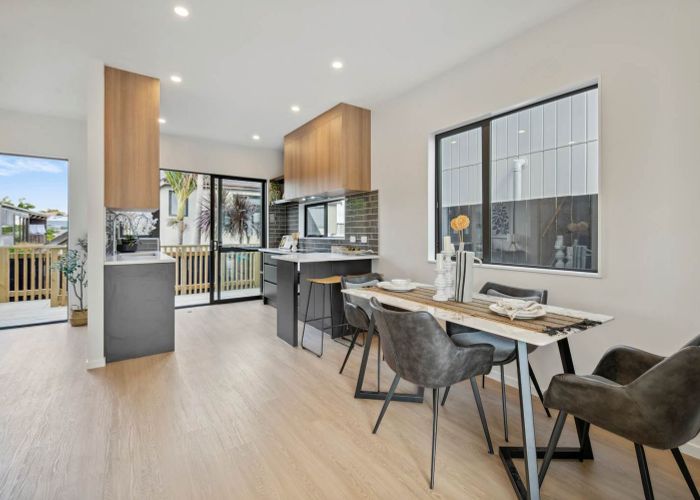  at 71 Highland Park Drive, Botany Downs, Auckland