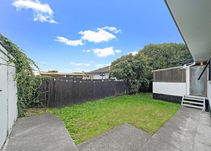  at 2/34 Plunket Avenue, Manukau Central, Auckland