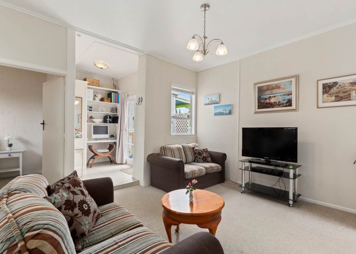  at 6/9 August Place, Greenlane, Auckland