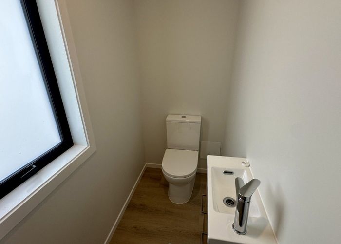  at 2/17 Gibson Cresent, Naenae, Lower Hutt, Wellington