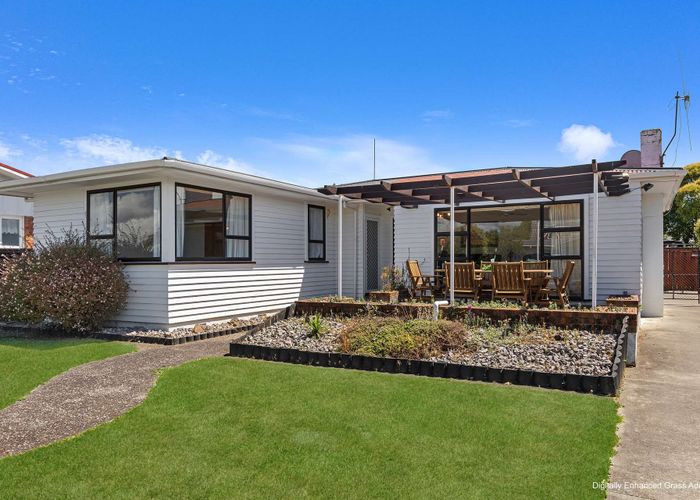  at 76 Rugby Street, Awapuni, Palmerston North, Manawatu / Whanganui