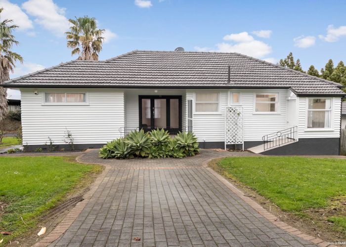  at 77 Colwill Road, Massey, Auckland