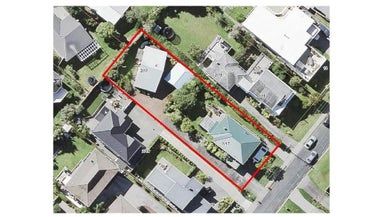  at 2/17 Kiteroa Terrace, Rothesay Bay, Auckland