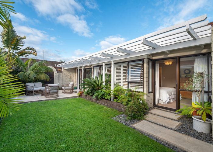  at 2/20 Wolsley Avenue, Milford, North Shore City, Auckland