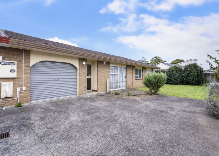  at 2/24 Waimana Road, Conifer Grove, Papakura, Auckland