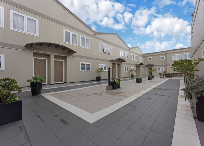  at 24/118 Broadway, Newmarket, Auckland City, Auckland