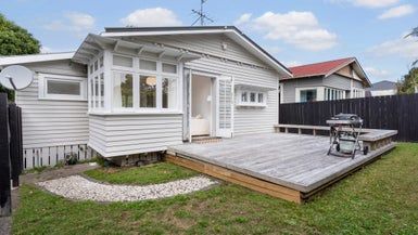  at 222 Meola Road, Point Chevalier, Auckland