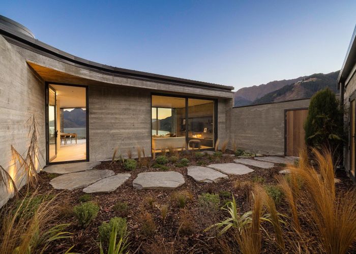  at 5 Edinburgh Drive, Queenstown, Queenstown
