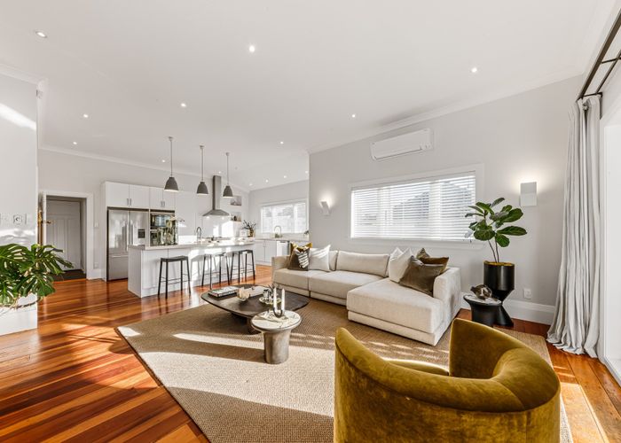  at 1/20 Corrella Road, Belmont, North Shore City, Auckland