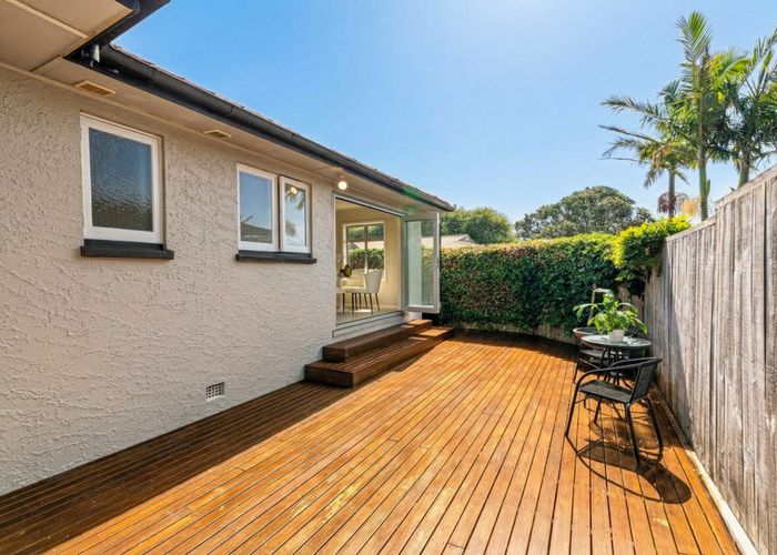  at 1/9 Corrella Road,, Belmont, North Shore City, Auckland