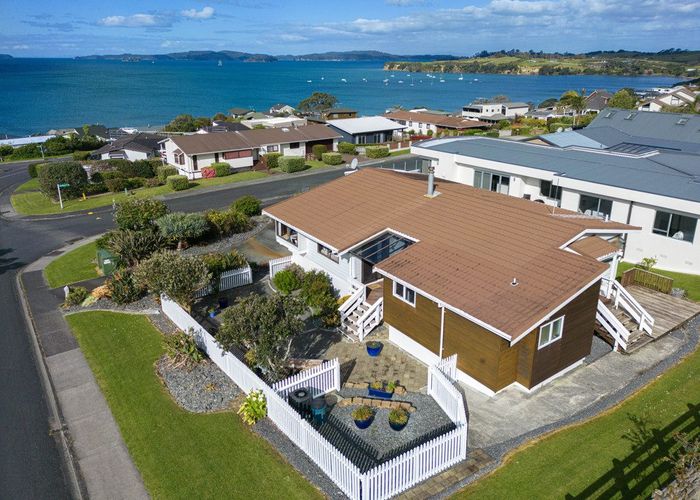  at 12 Mariners Grove, Algies Bay, Warkworth