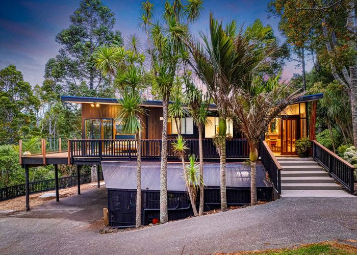  at 31 Arama Avenue, Titirangi, Waitakere City, Auckland
