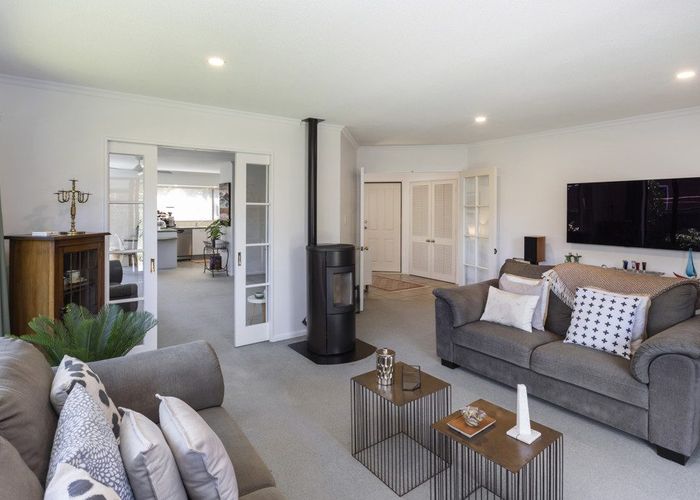  at 6 Berkshire Drive, Avonhead, Christchurch