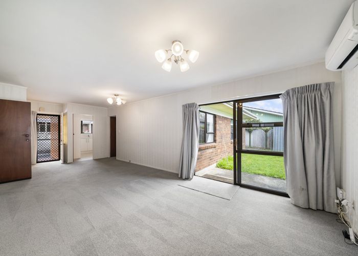  at 2/377 Blockhouse Bay Road, Blockhouse Bay, Auckland City, Auckland
