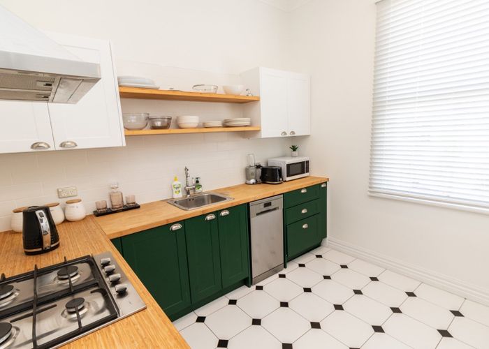  at 10/A Upstairs Burnell Avenue, Thorndon, Wellington, Wellington