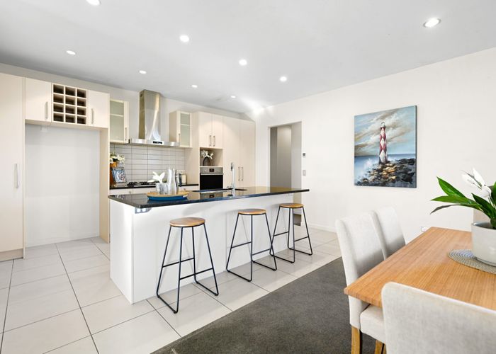  at 8 Ashwick Terrace, Huntington, Hamilton