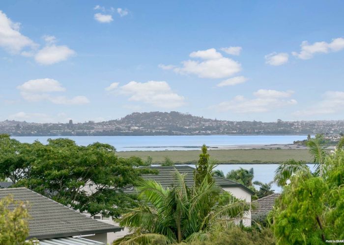  at 136 Wiseley Road, West Harbour, Waitakere City, Auckland