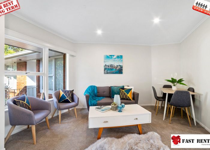  at 4/35 Shakespeare Rd--Viewing-- On Sat 4th Oct at 11:20-11:40am, Milford, North Shore City, Auckland